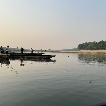 Wild Horizons Guest House Sauraha Luaran gambar