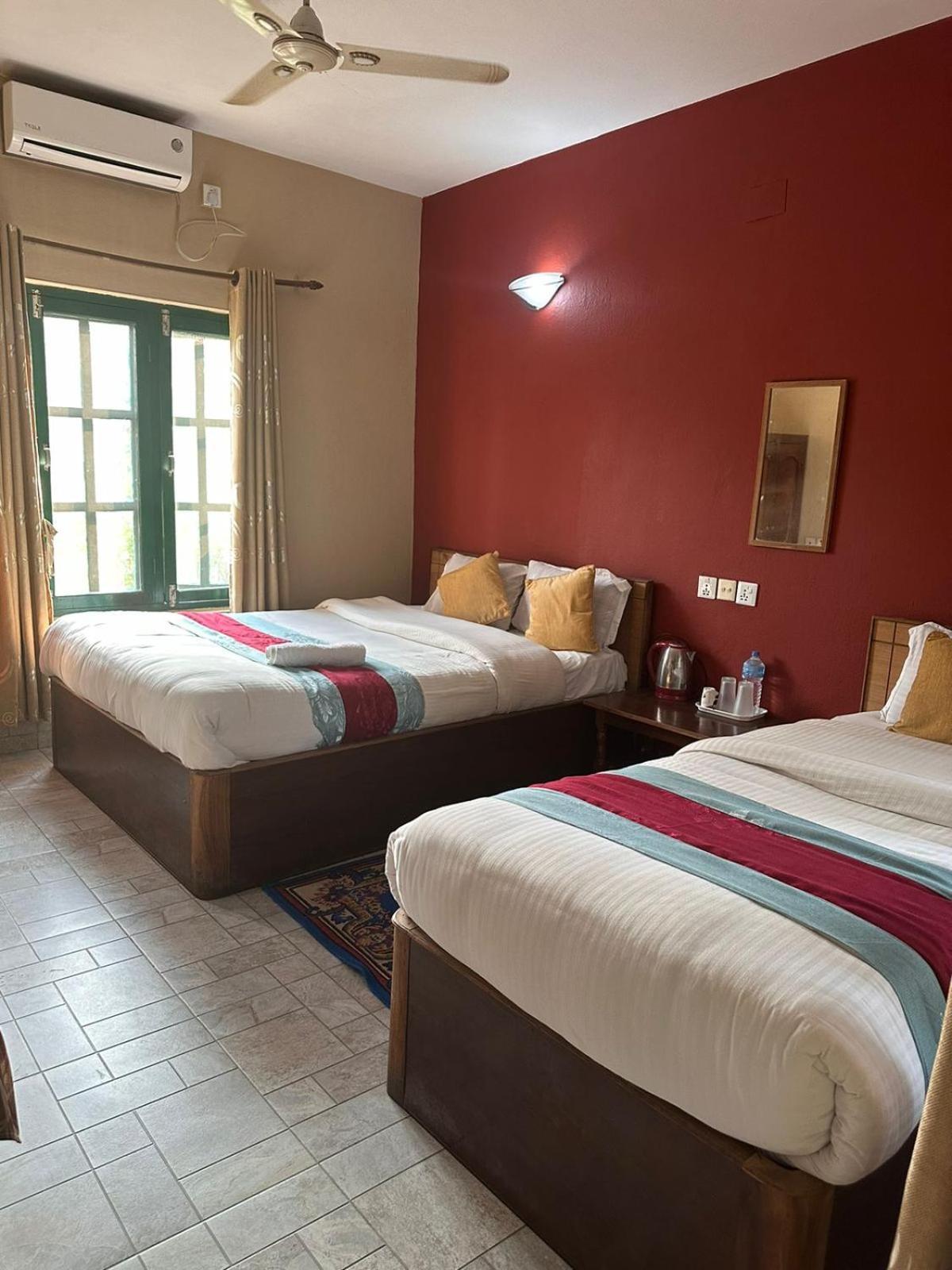 Wild Horizons Guest House Sauraha Luaran gambar