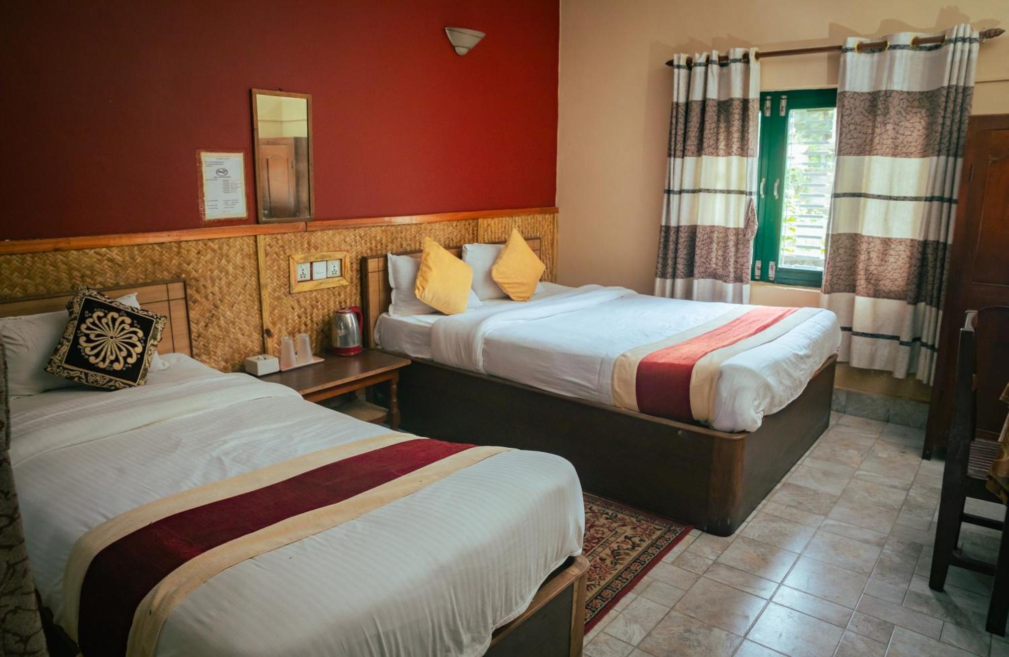 Wild Horizons Guest House Sauraha Luaran gambar