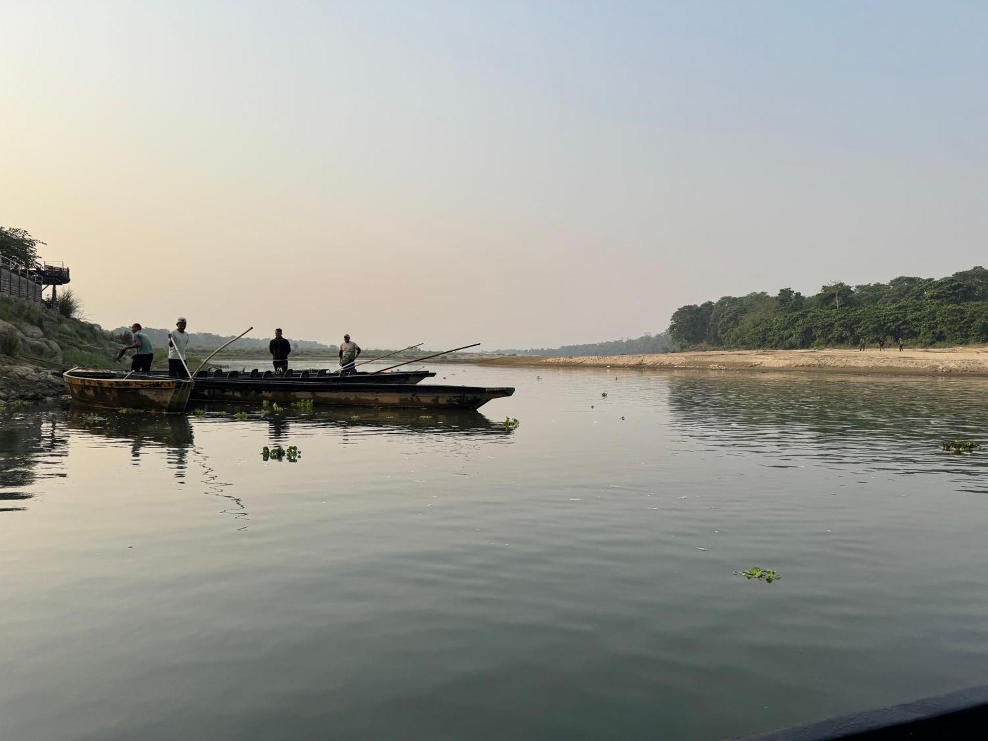 Wild Horizons Guest House Sauraha Luaran gambar
